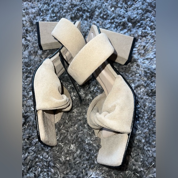 Vero Moda Tan Sandals with Knotted Design - Picture 11 of 16